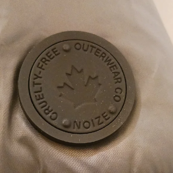 Women's Gray Puffer Coat with Faux Fur Hood - Picture 6 of 10